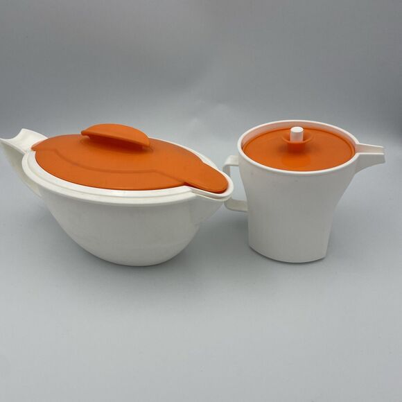 Tupperware Insulated Heat & Serve Gravy Boat Creamer Lid 5168A, 5169A, 5170A - Picture 1 of 6